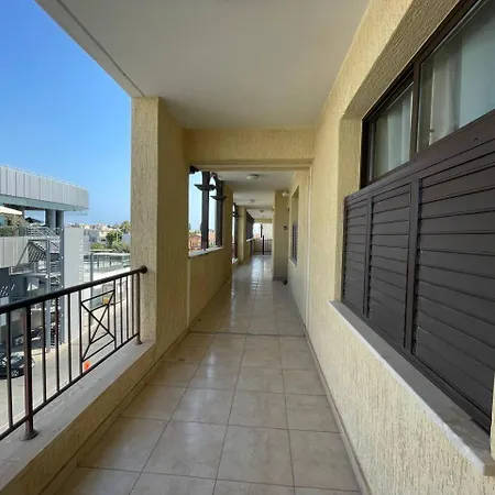 Apartment Queens Gardens Paphos