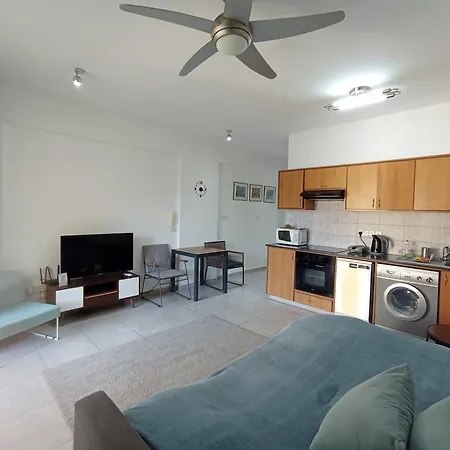 Queens Gardens Apartment