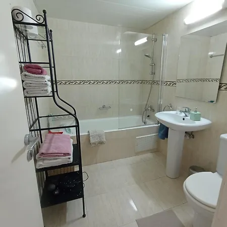 Queens Gardens Apartment *